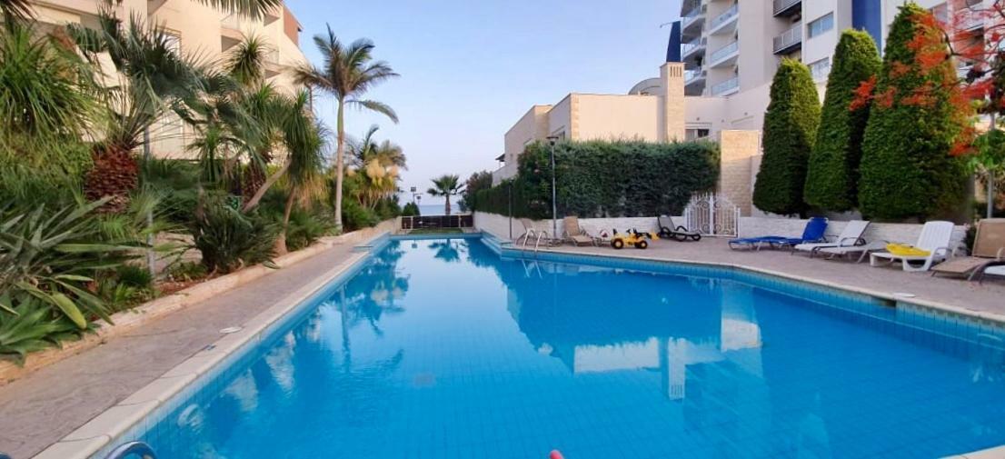 Pegasus Beach Front Apartamento Limassol Exterior foto